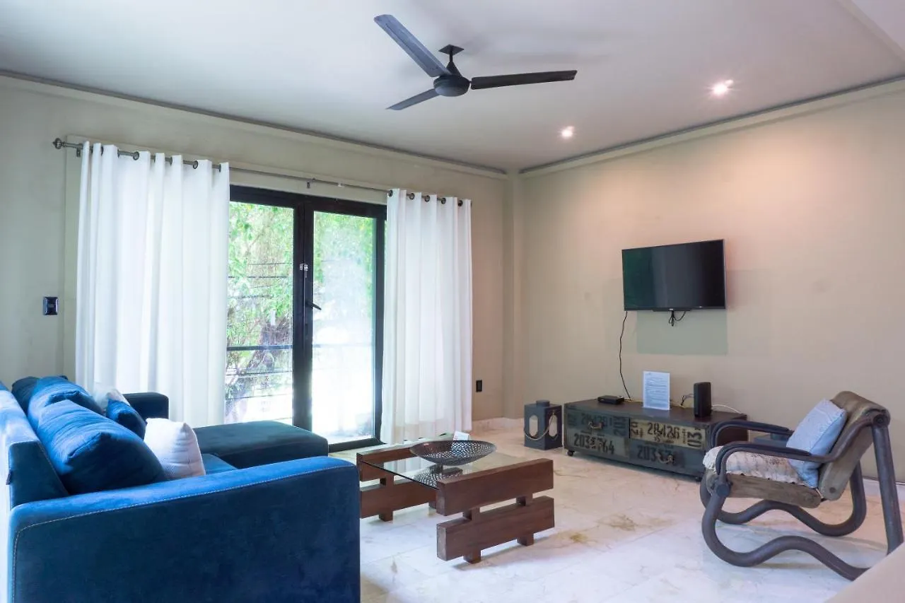 Apartment Lotus 2 One Block To Mamitas Beach Club Playa del Carmen