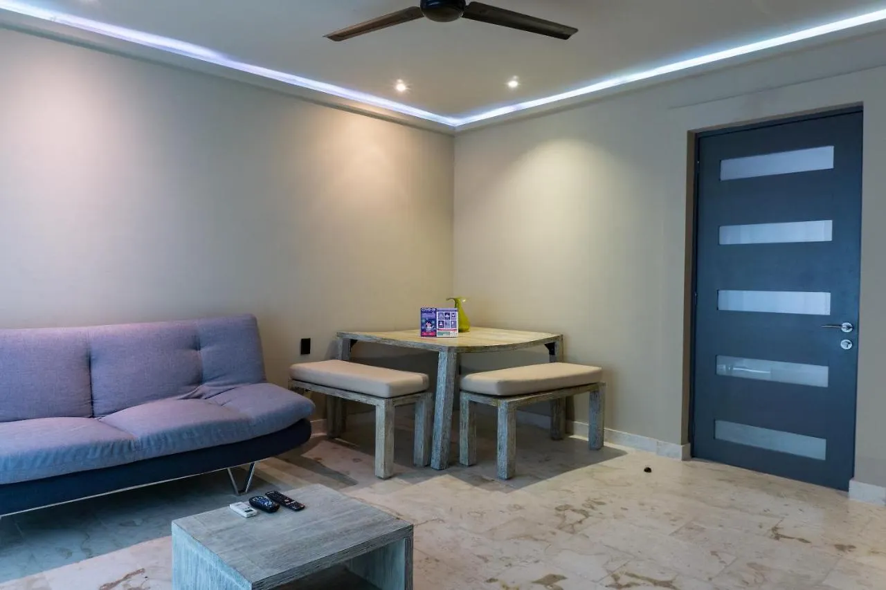 Lotus 2 One Block To Mamitas Beach Club Playa del Carmen Apartment