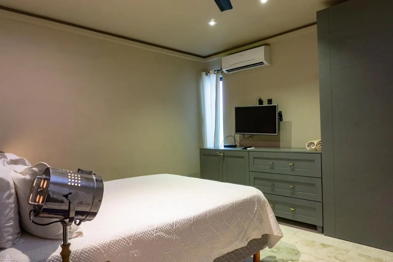 Apartment Lotus 2 One Block To Mamitas Beach Club Playa del Carmen