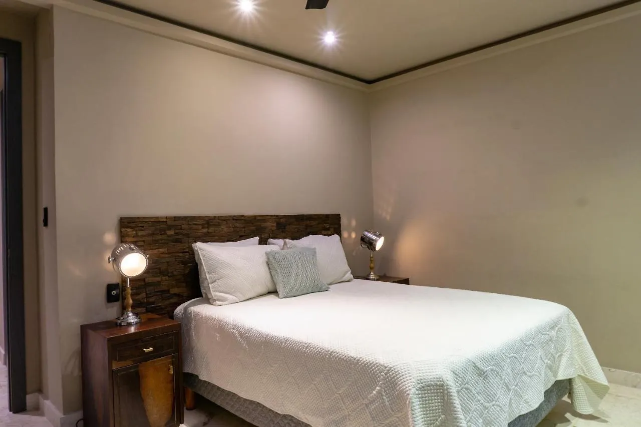 Apartment Lotus 2 One Block To Mamitas Beach Club Playa del Carmen