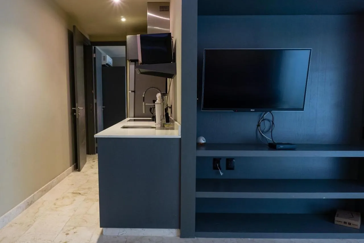 Apartment Lotus 2 One Block To Mamitas Beach Club Playa del Carmen
